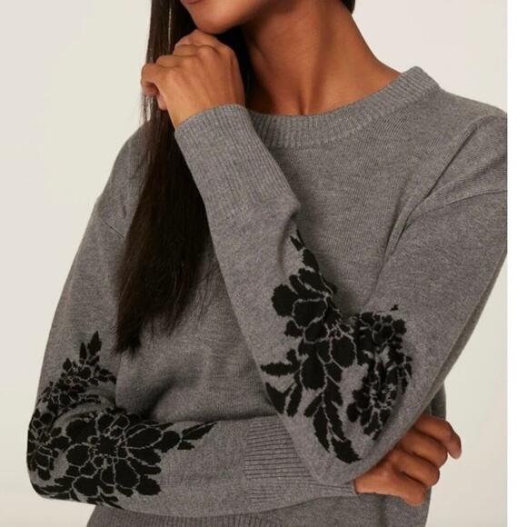 Marissa Webb Gray around Neck Pullover Sweater Black Floral Sleeve Size S - Picture 1 of 9